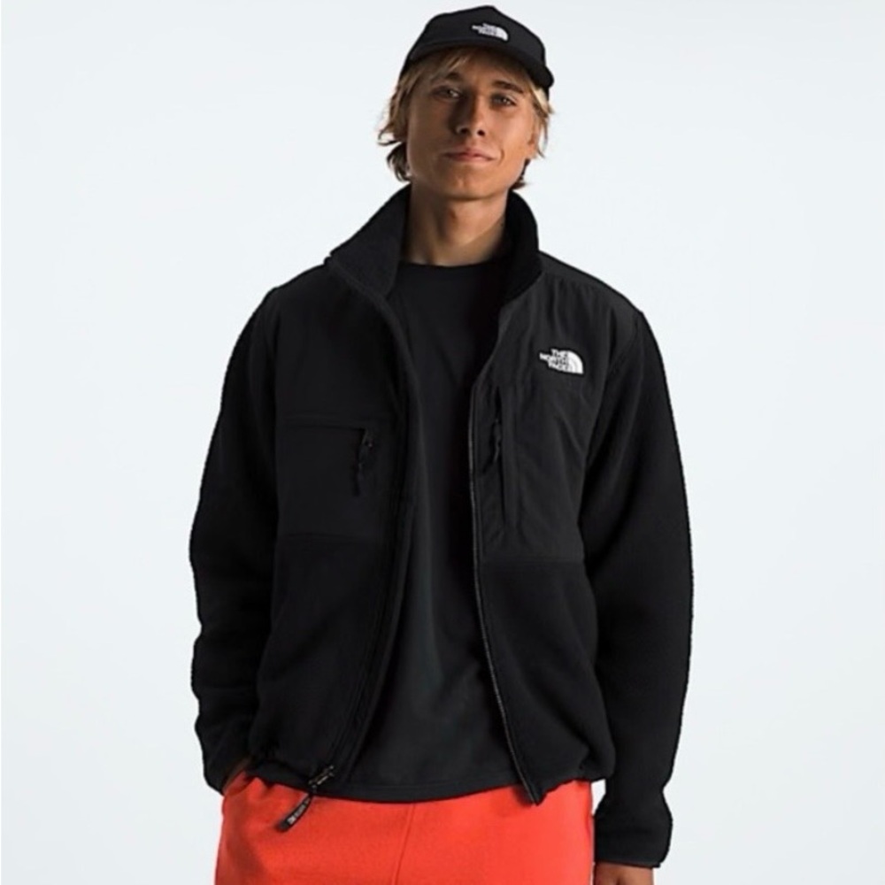 The North Face Men's Black Performance Jacket